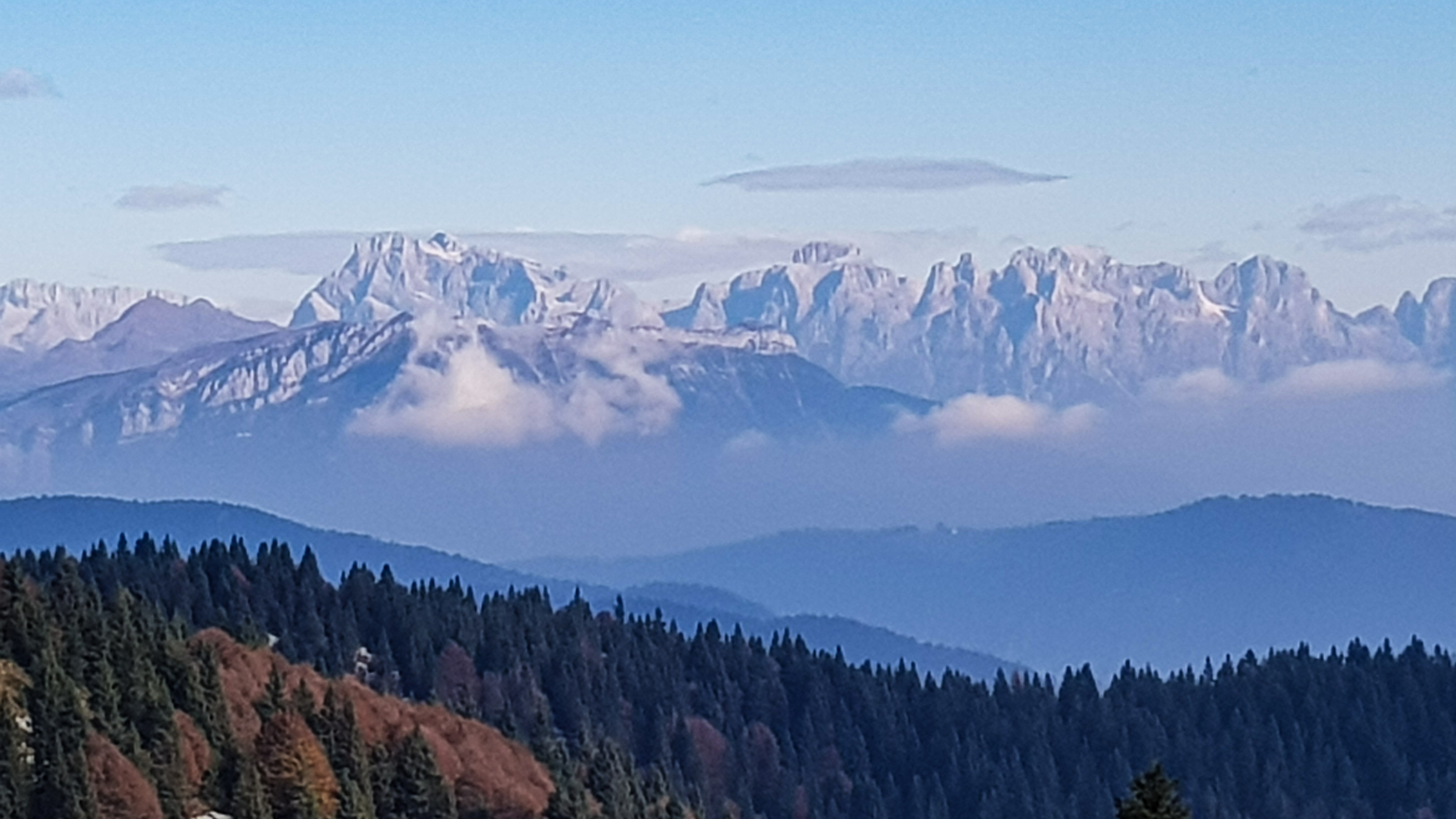 le dolomiti viste dall'altopiano di asiago