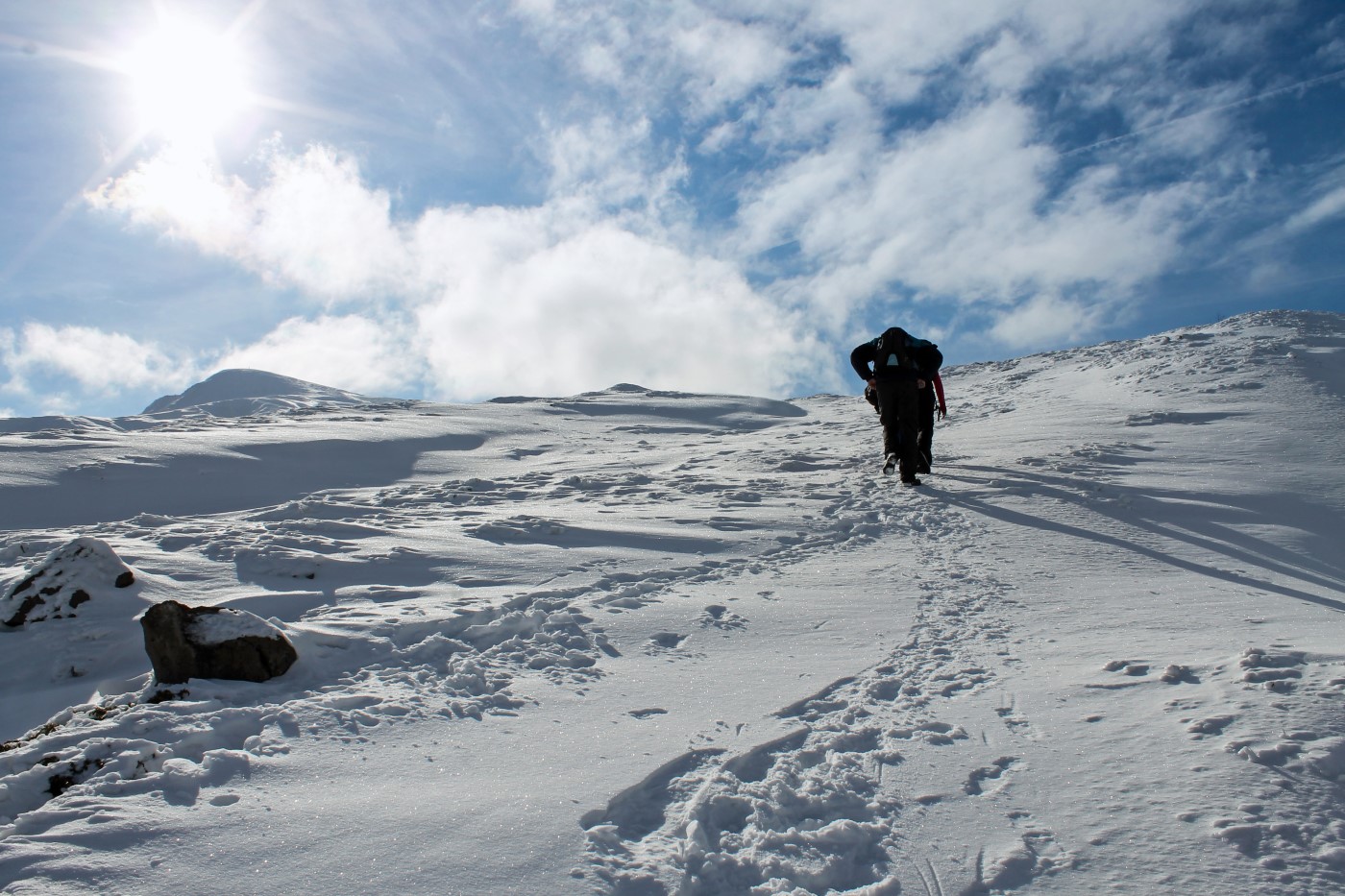 Salita innevata verso il Monte Cusna