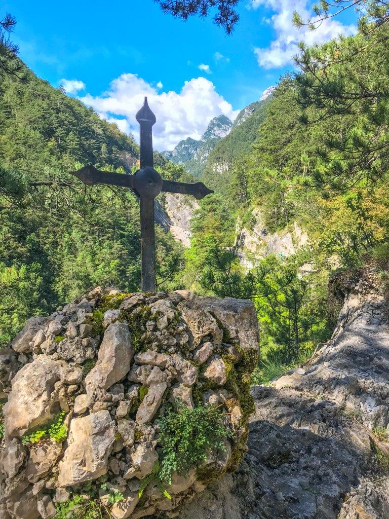 Croce sul Sentiero delle Pozze Smeraldine