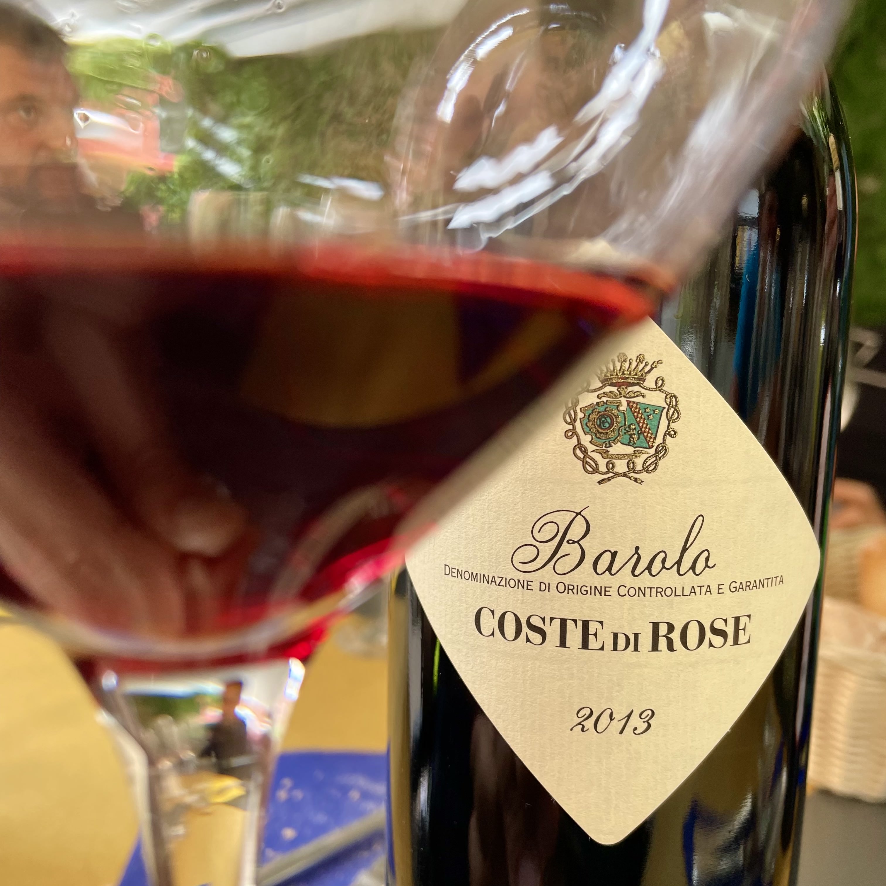 Barolo bottiglia calice vino rosso langhe